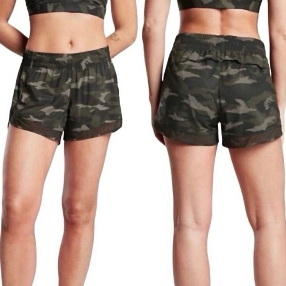 Athleta Women’s Black Camo Mesh Racer Run Shorts 4” Pocket & Liner Size XS NWOT